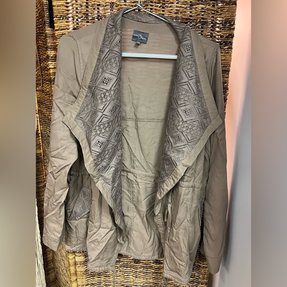 Market‎ Spruce-Small Brown Womens Oversized jacket, Pre-Owned,Lace design inside